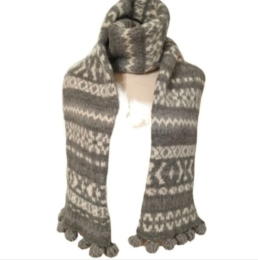 Banana Republic Women Himalaya Alpaca Wool Faire Isle Gray White Scarf Soft Pom